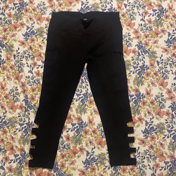 Kiava Pants - Kiava Black Cut Out Capri Athletic Leggings Size S